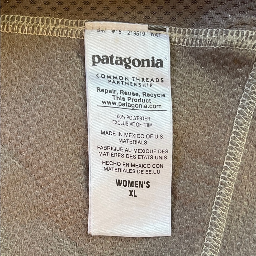 Patagonia Retro-X Cream and Purple Fleece Jacket - Picture 5 of 7